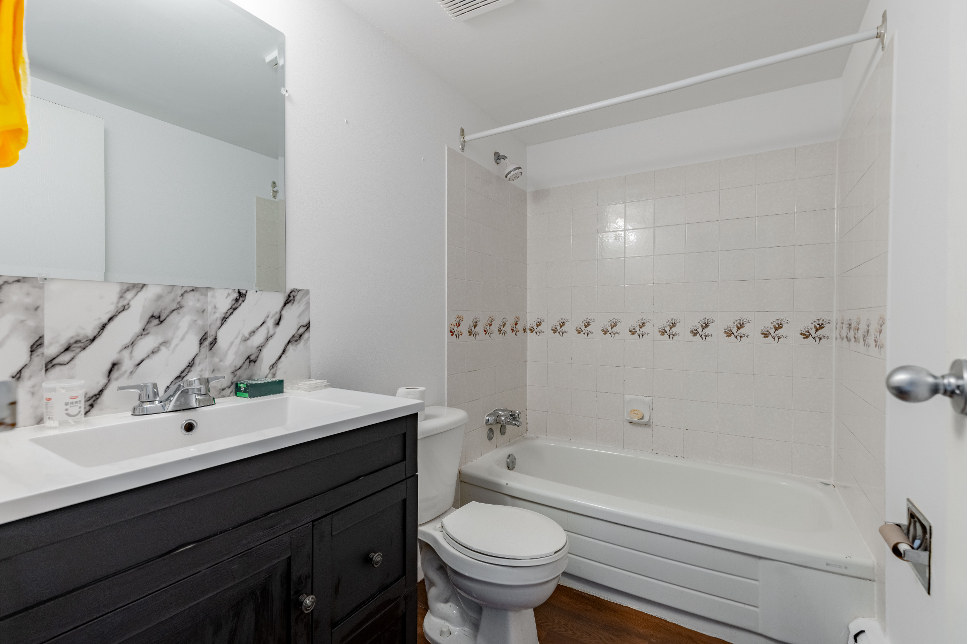 低价出售！Lakewood Civic Centre两房公寓出售·419 Tait Court # 301——林与唐地产 - 9